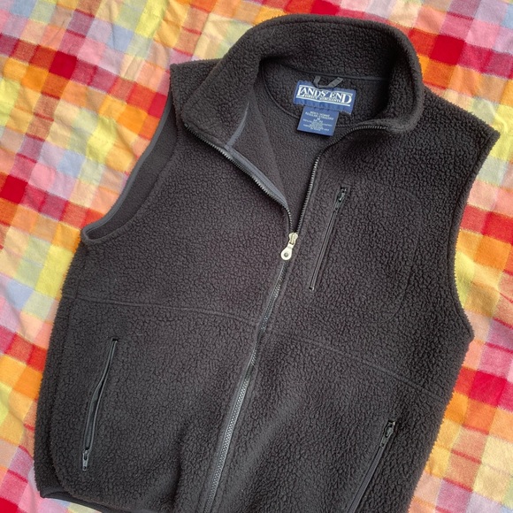 Black Fleece Vest - Picture 4 of 4